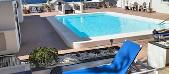 2 Bedroom Apartment, Puerto Del Carmen, Excellent access to Beach and Harbour