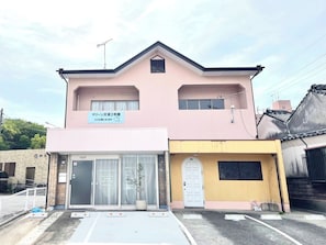 Exterior - Marine Amkusa 2gokyo (Kamiamakusa)