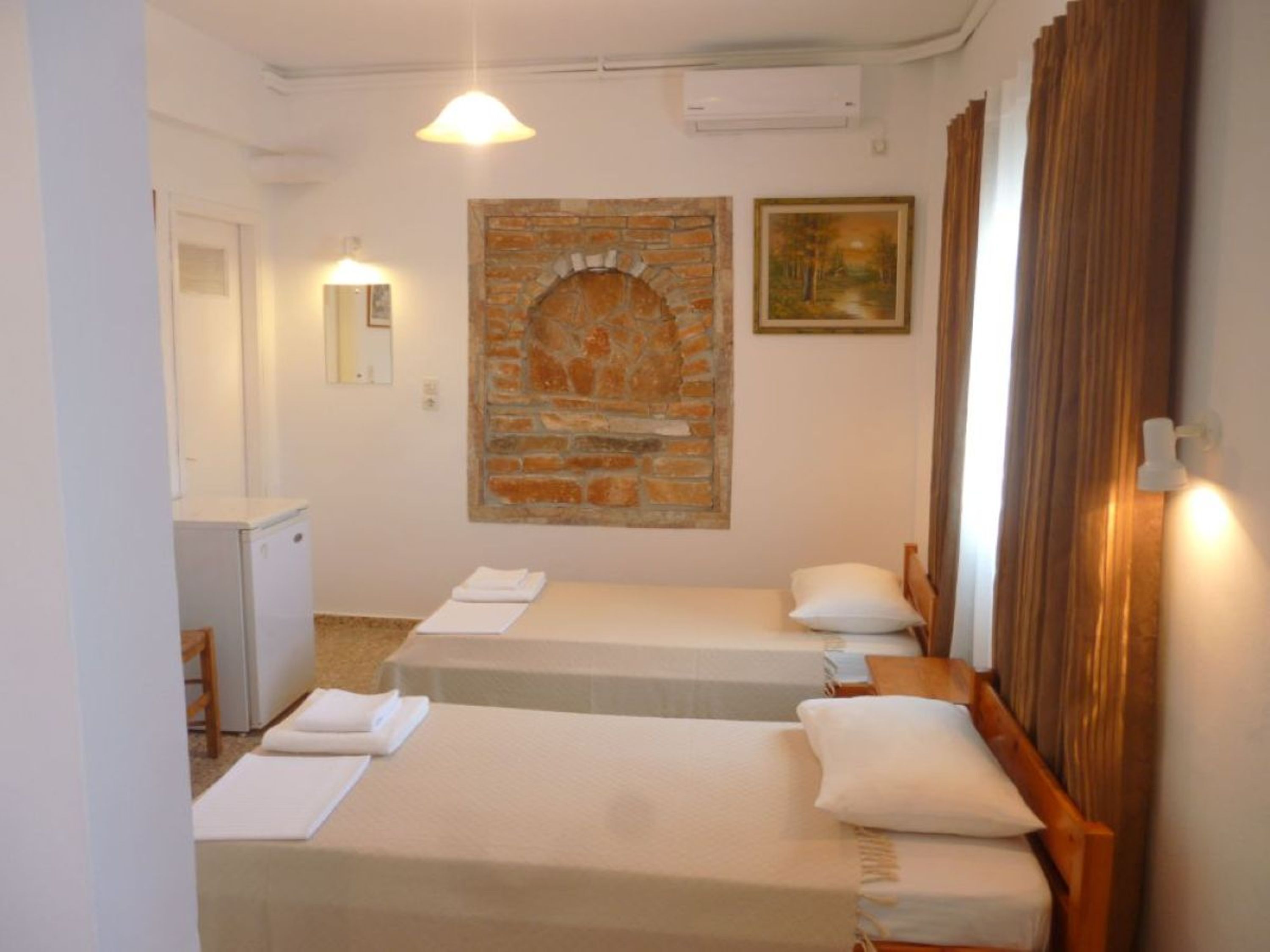 2 bedrooms, WiFi (free), bed sheets