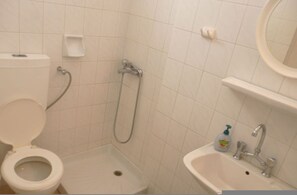 Bathroom - Vasilis Ios Place Room 2 (Chora)