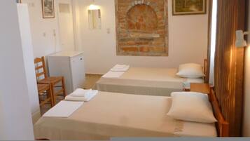 2 bedrooms, WiFi (free), bed sheets
