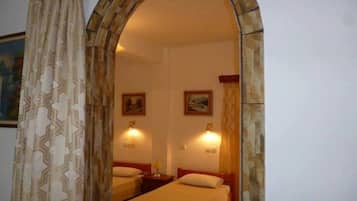 2 bedrooms, free WiFi, bed sheets