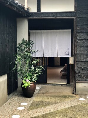 Exterior detail - Port Town Inn Yashio (Toyooka)