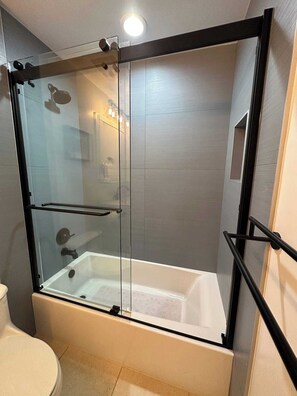 Shower, hair dryer, towels, shampoo - Oceanfront Paradise – 2BR Oceanfront Condo | Pools, Beach & Amenities (East End.)