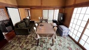 تناول الطعام