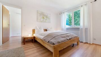 WiFi, bed sheets