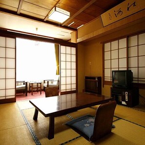 Interior - Nakahamaya (Izu)