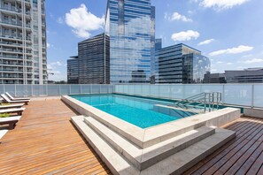 Piscina coperta, piscina all'aperto