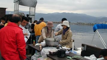 Tempat makan outdoor