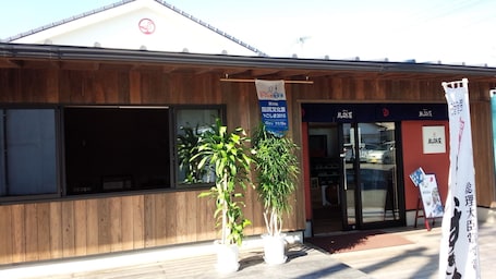 Exterior detail. Minshuku Takayoshi