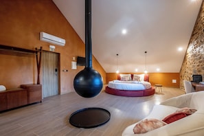 Room - Cherry Suite - Deluxe Suite (Paul)