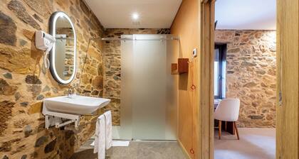 Cherry Room - Superior Double Room (reduced mobility)