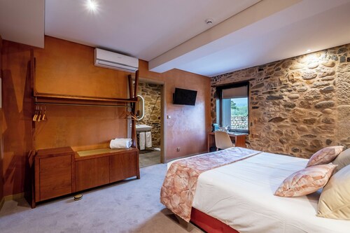 Cherry Room - Superior Double Room (reduced mobility)