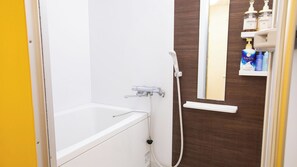 Hair dryer, soap, shampoo - Bluebird Hotel (Fujikawaguchiko)