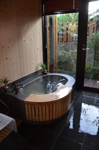 Shimoda Onsen Yunosato Crayon