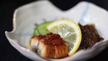 Alimentos y bebidas