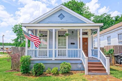 Closest Historic BnB to Ft Moore-Americana Cottage