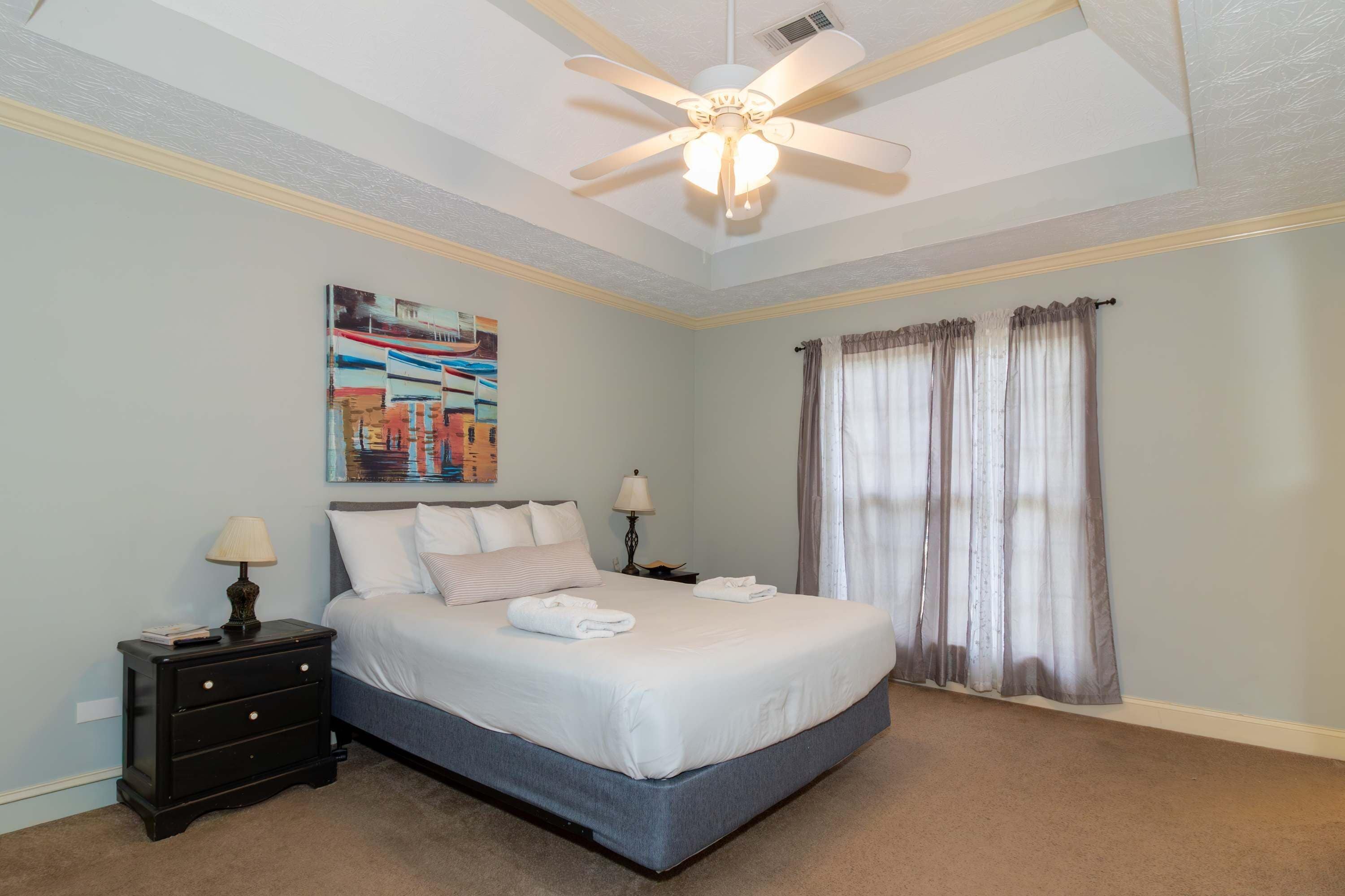Iron/ironing board, travel crib, WiFi, bed sheets