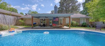 3-Bedroom Columbus Family Home with Private Pool