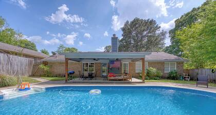 3-Bedroom Columbus Family Home with Private Pool