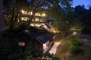 Exterior - Daimaru Asunarosou (Ten-ei)