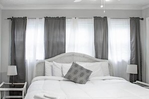 Iron/ironing board, travel cot, WiFi, bed sheets - Near Downtown and Ft Benning: Graduation Getaway (Columbus)