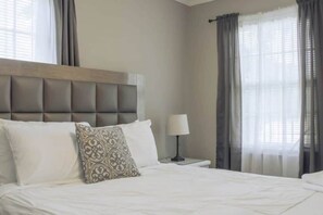 Iron/ironing board, travel cot, WiFi, bed sheets - Near Downtown and Ft Benning: Graduation Getaway (Columbus)