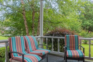 Property grounds - The Tiny Home and the Mansion! Bumblebee Comfort (Columbus)
