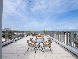 Outdoor dining - Tiz Wan Hotel (Sumoto)