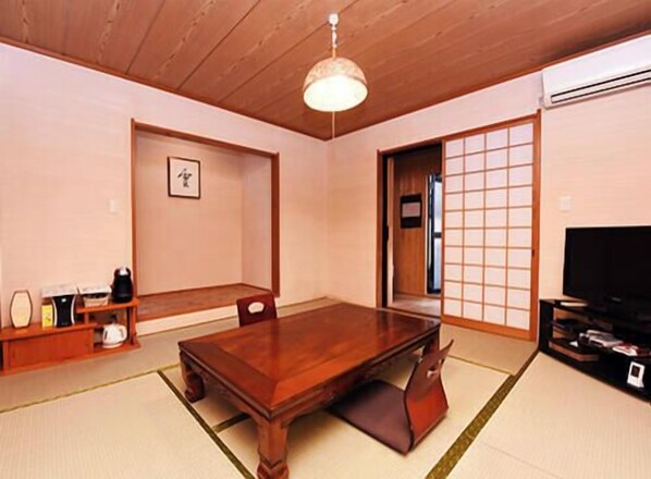 Interior - Mitaniya (Ito)