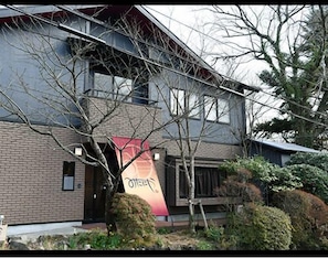 Exterior detail - Mitaniya (Ito)