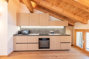 Fridge, oven, dishwasher, coffee/tea maker - 32 Casa Ladinia 2, comfortable and modern (San Vito di Cadore)