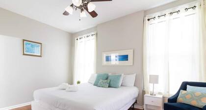 Wrap-Around-Porch & Pet-Friendly- Cozy Uptown Home