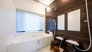 Pengering rambut, sabun,  dan sampo