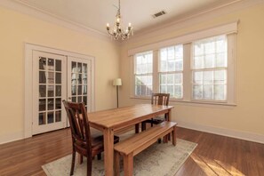 Dining - Near Downtown, Parks & Museum - Midtown Main House (Columbus)