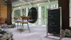 Outdoor dining - Morinonakano Kissatooyado Morikurasu (Maniwa)