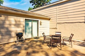 Outdoor dining - Interior Stonework, Great Spot- Delightful Doubles (Columbus)
