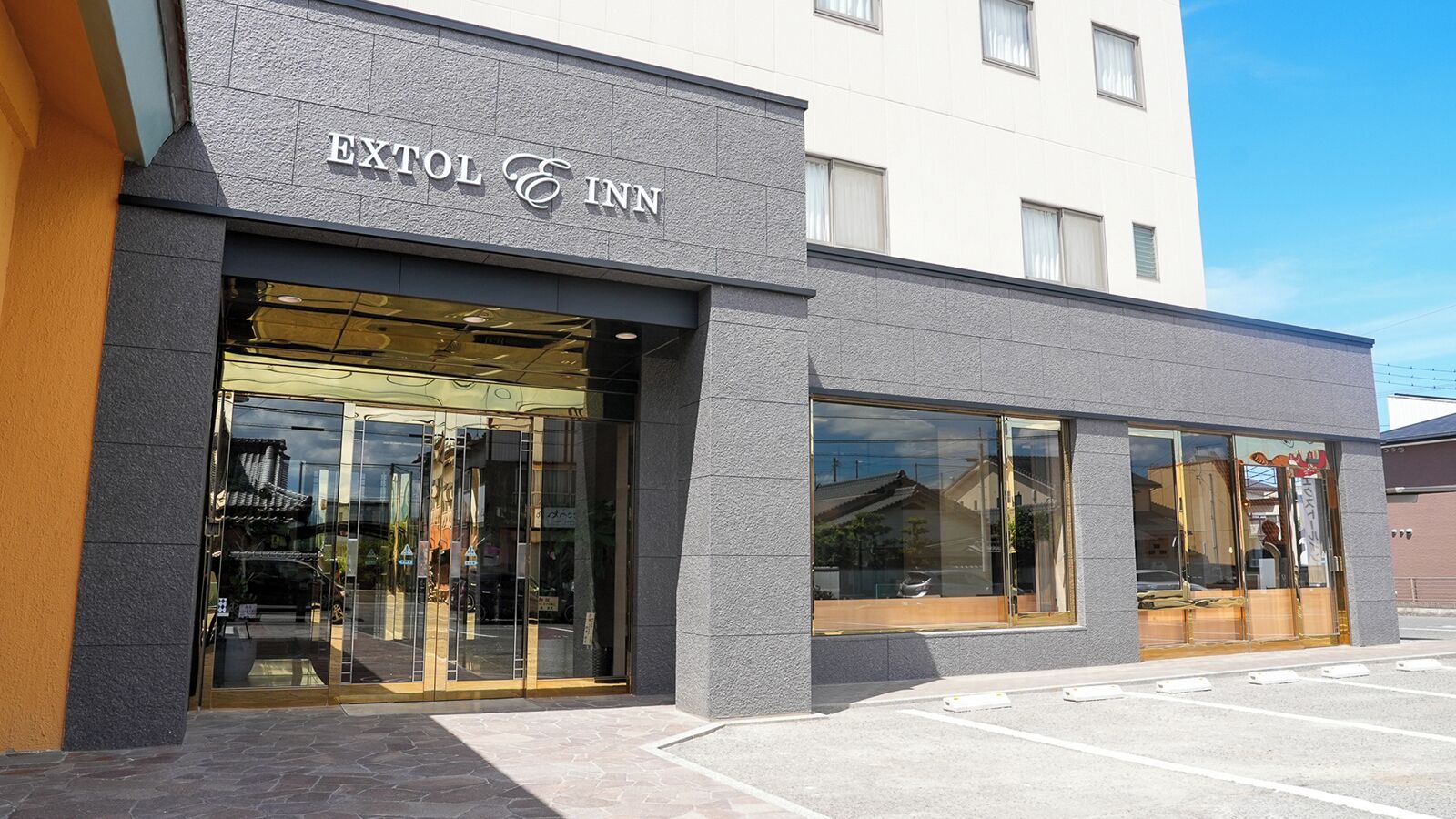 تفاصيل الفندق من الخارج