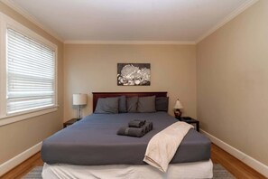 Iron/ironing board, travel crib, WiFi, bed sheets - Large BnB with Pool! The White House & Cottage (Columbus)