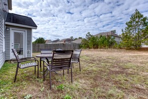 Outdoor dining - Near Ft. Benning & Downtown: The Moore House 2 (Columbus)