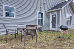 Outdoor dining - Near Ft. Benning & Downtown: The Moore House 2 (Columbus)