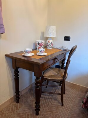 Interior - Spacious Double Room Surrounded by Nature (Vicchio)