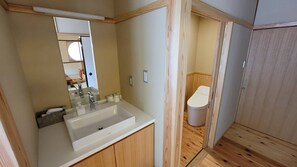 Bathroom - Nakanoya Ryokan <shimane> (Oda)