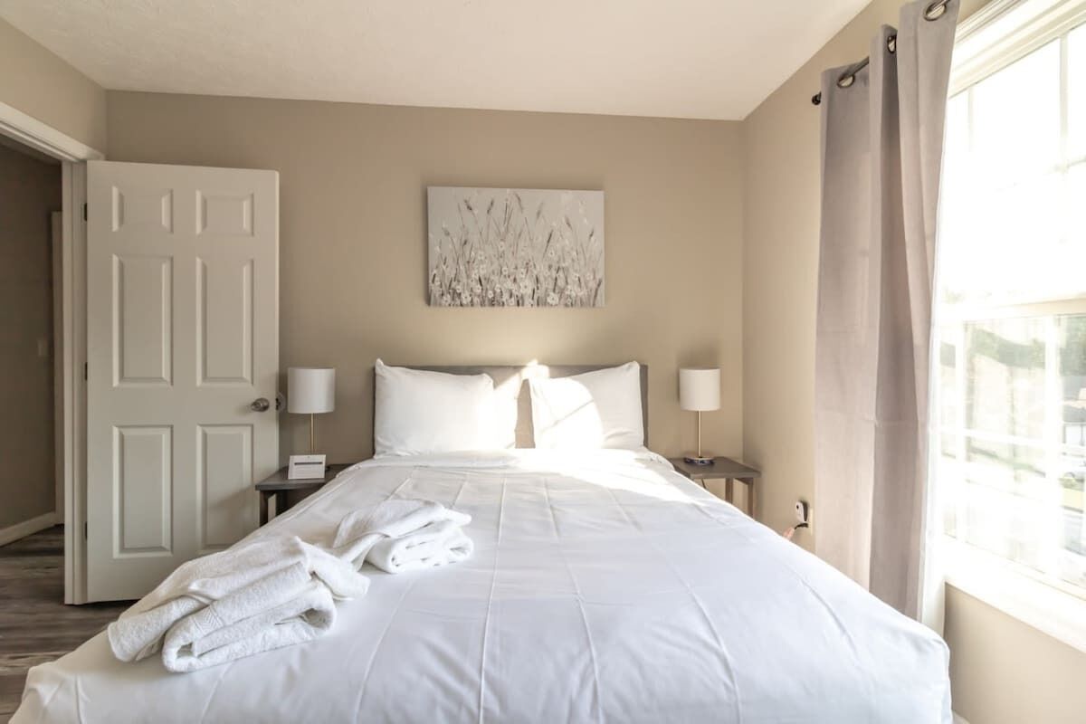 4 bedrooms, iron/ironing board, travel cot, WiFi