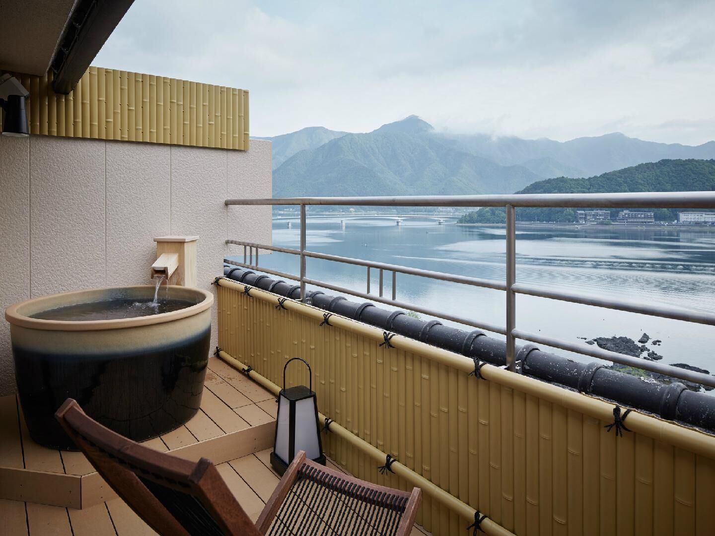 Bồn tắm spa ngoài trời