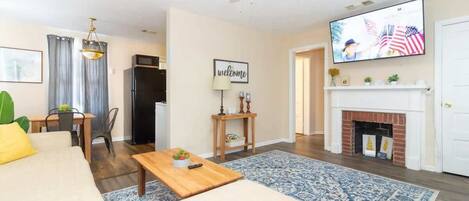TV, fireplace
