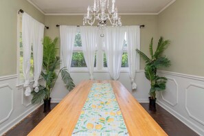 Banquet hall - 10 Min to Downtown, Close to Dining-Boxwood Beauty (Columbus)