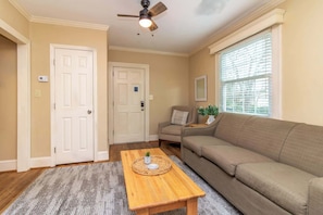TV, offices - Pool! Near Downtown&Parks- The Cozy Guest Cottage (Columbus)
