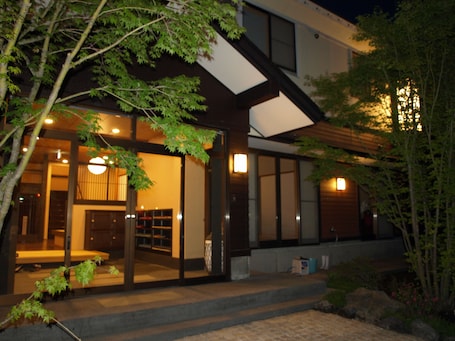 Exterior detail. Somei An