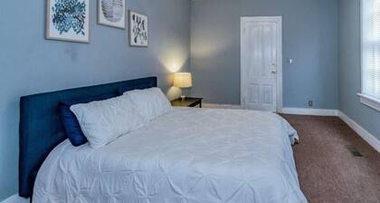 Moments to Chattahoochee-Cottage - Walk-To-Dining!